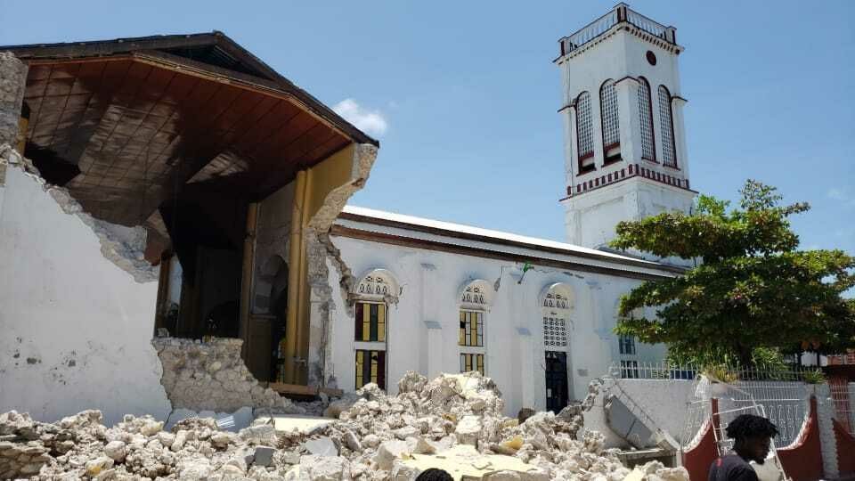 Zemětřesení na Haiti: Počet obětí vzrostl na 724